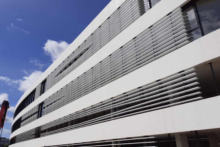 New Office Building in Reims-Bezannes Business Center | UHPC  sun-screens