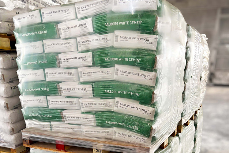 20kg bags on pallets ready in Cementir's Malaysia plant