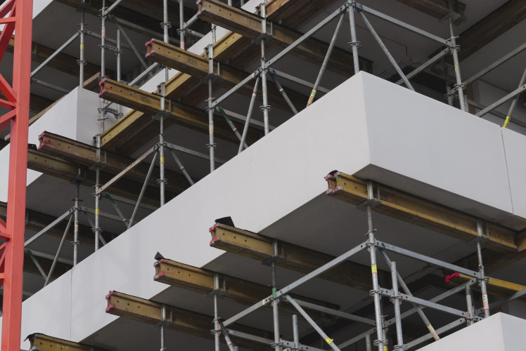 Low carbon white concrete made with D-Carb