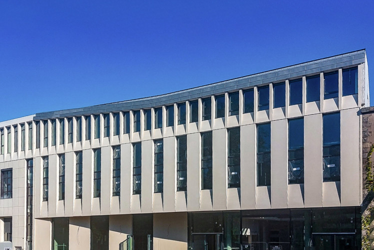 City Hall of La Roche-sur-Yon, Precast cladding made with Aalborg White
