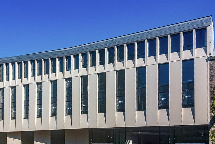 City Hall of La Roche-sur-Yon, Precast cladding made with Aalborg White