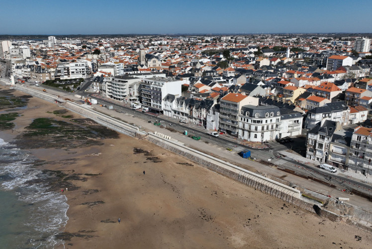 Clemenceau Promenade Parapets Rehabilitation using Aalborg White Cement