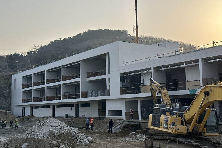 Coastal white concrete complex