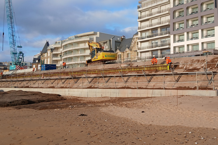 Clemenceau Promenade Parapets Rehabilitation using Aalborg White Cement