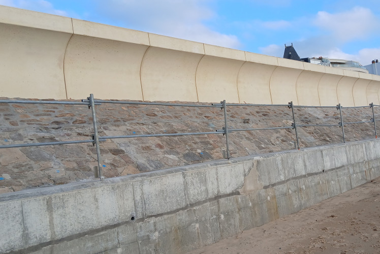 Clemenceau Promenade Parapets Rehabilitation using Aalborg White Cement