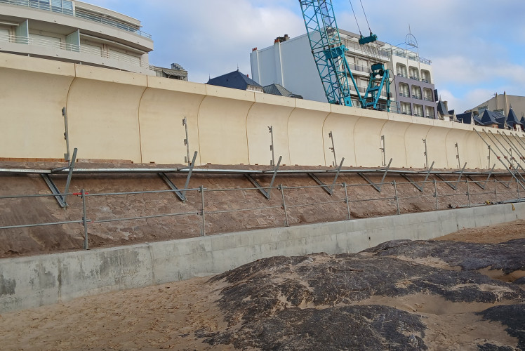 Clemenceau Promenade Parapets Rehabilitation using Aalborg White Cement